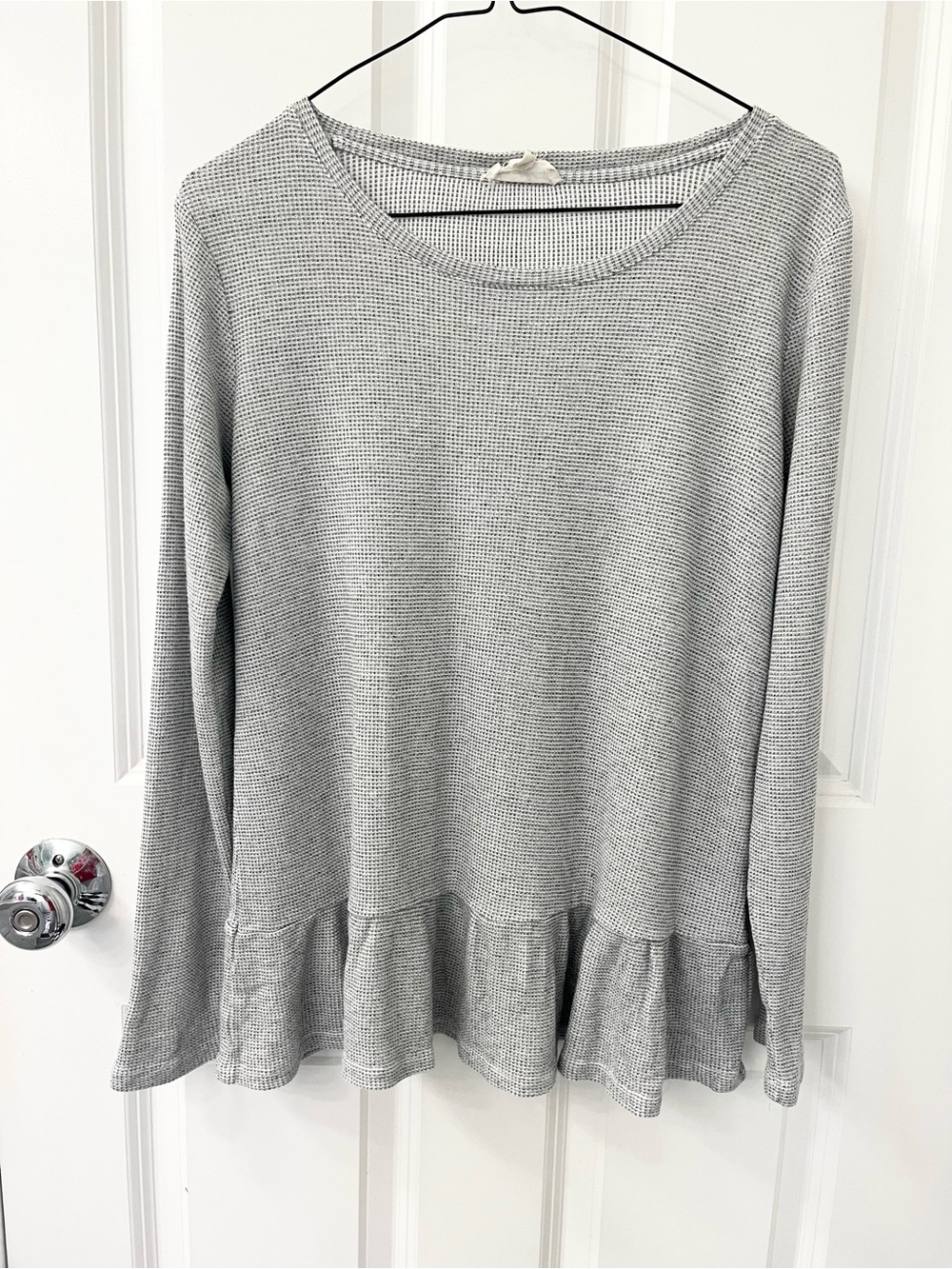 Jane and Delancey waffle long sleeve top shirt small gray